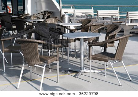 Café auf dem Schiff