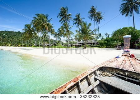 ชายหาดและปาล์มจากเรือหางยาว - ไทยพาราไดซ์