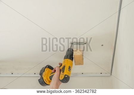 Installation Of Ceiling Curtains. Niche For Stretch Ceiling. Preparing For Installation Of A Stretch