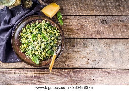 Green Ditalini Pasta