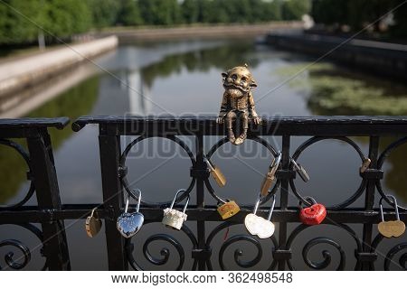 Kaliningrad, Russia - June 20, 2019: Miniature Size Bronze Sculpture Of Grandfather Homlin On The Ho