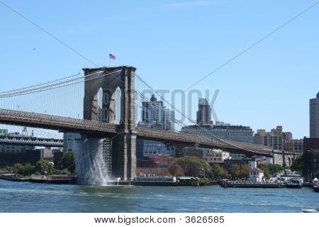 Водопад Бруклинский мост