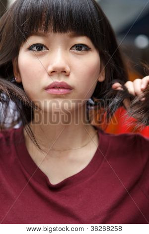 asiatische Frau SCHOPF Haare schÃ¶n Emotion