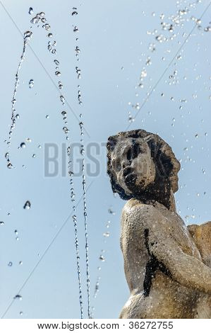 Fontein In de Kathedraal plein van Trento