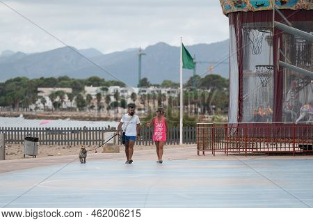 Cambrils, Spain : 2022 September 10 : Panorama At The End Of Summer In The Tourist City Of Cambrils 