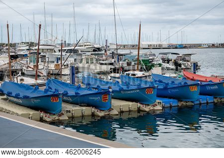 Cambrils, Spain : 2022 September 10 : Panorama At The End Of Summer In The Tourist City Of Cambrils 
