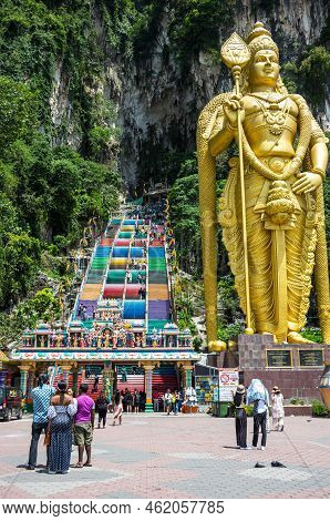 Gombak, Malaysia - 03 February, 2020: Batu Caves Is A Limestone Hill That Has A Series Of Caves And 