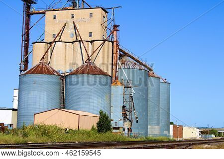 September 20, 2022 In Atchison, Ks:  Liquor Distillery Factory Besides Railroad Tracks Taken In Atch