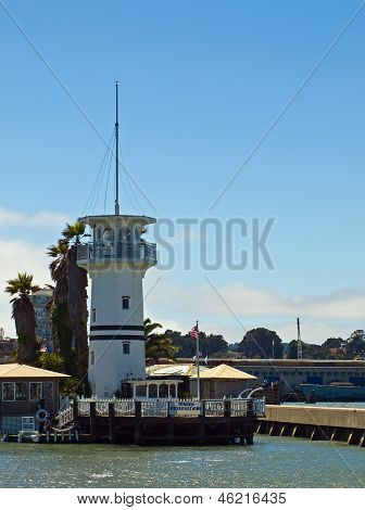 Maják poblíž Pier 39 v San Francisco, Kalifornie Usa