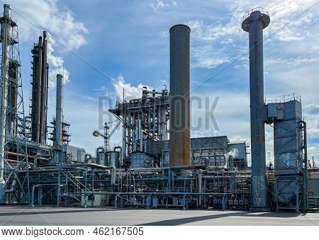 Large-capacity Workshop For The Production Of Ammonia From A Petrochemical Plant. The Appearance Of 