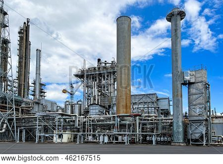 Large-capacity Workshop For The Production Of Ammonia From A Petrochemical Plant. The Appearance Of 
