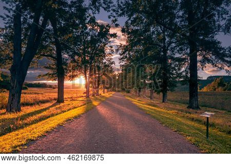 New Paltz, Ny - Usa - Sept. 22, 2022 Horizontal Sunset View Of The Historic Testimonial Gateway Trai