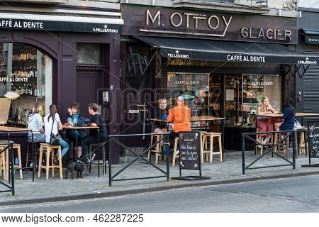 Uccle, Brussels Capital Region - Belgium - 08 20 2020 - Facade And Terrace Of The Cafe Al Dente, An 