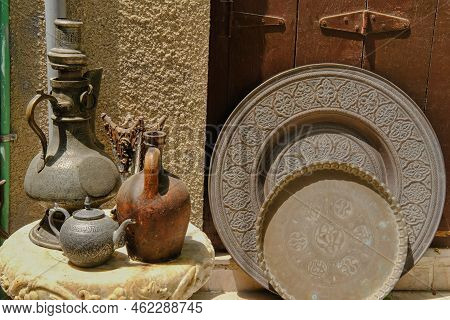 Arabian-style Cookware In The Street Souvenir Store.traditional Gulf And African Countries Utensil, 
