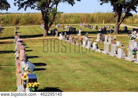 September 20, 2022 In Atchison, Ks:  Vintage Headstones On Grave Sites At Manicured Gardens Taken At