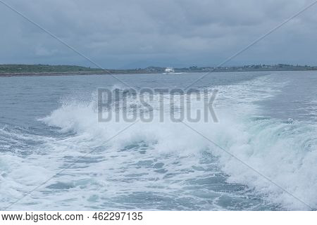 Sea Whirpool Waves Leftafter Fast Goig Ship .
