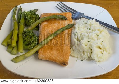 Honey Glazed Salmon  Served With Asparagus , Broccoli And Mashed Potatoes