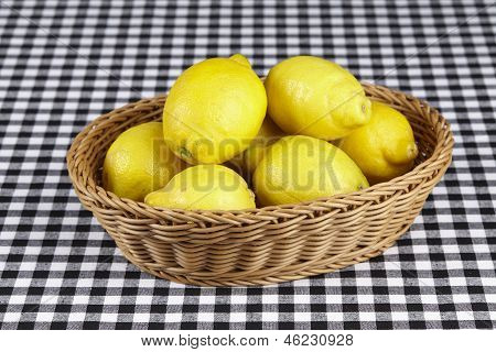 Korg med citroner