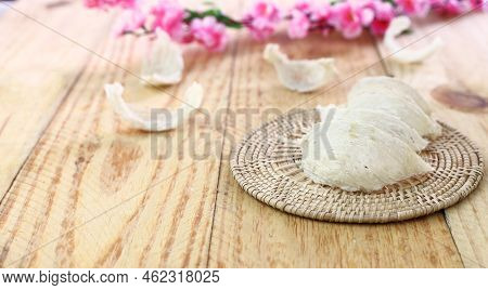 Anti Aging Chinese Medicine -  Group Of Edible Bird Nest - Swallow Or Swiftlet Nest For Luxury And H