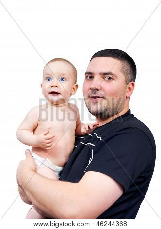 Vater hält auf Händen junger Sohn