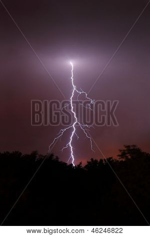 Lynnedslag fra aftenhimmel
