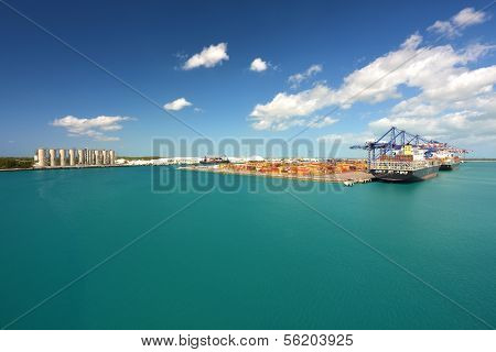 Ships Loading And Unloading - Industrial