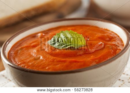 Creamy Tomato Basil Bisque Soup
