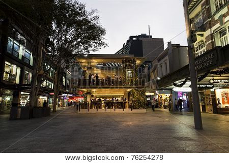 Queen Street, Jimmy's on the Mall