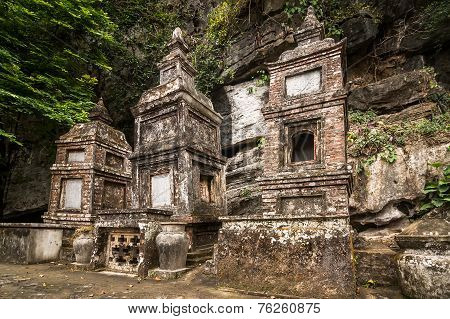 Bich Dong Buddhist Pagoda. Ninh Binh, Vietnam