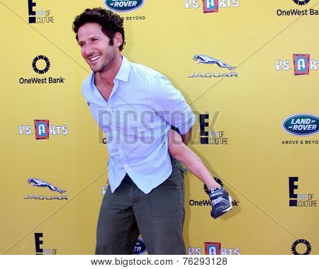 LOS ANGELES - NOV 16:  Mark Feuerstein at the PS Arts Express Yourself Benefit at the Barker Hanger on November 16, 2014 in Santa Monica, CA
