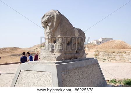 Babylon lion statue