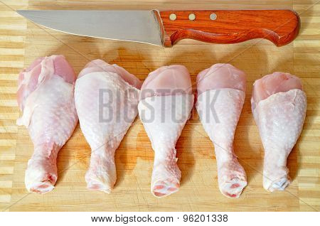 Fresh chicken drumsticks