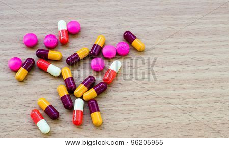 Diferent Tablets Pills Capsule Heap Mix Therapy Drugs Doctor Flu Antibiotic Pharmacy Medicine Medica