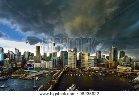 Sydney, Australia - Augus, 2015 : Thunderstorm Over The Sydney Darling Harbour