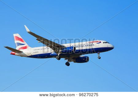 ZURICH - JULY 18: Boeing-737 British Airways landing in Zurich after short haul flight on July 18, 2015 in Zurich, Switzerland. Zurich airport is home for Swiss Air and one of biggest European hubs.