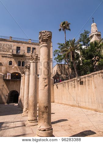 Jerusalem,israel - Juli 13, 2015: Cardo Maximus, Roman Pillars .the Remains Of An Ancient Roman Pill