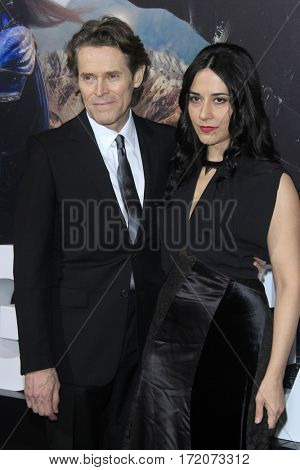 LOS ANGELES - FEB 15:  Willem Dafoe, Giada Colagrande at 