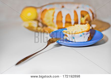 Lemon cake with lemon and lemon slice