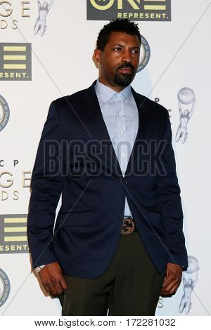 LOS ANGELES - FEB 10:  Deon Cole at the Non-Televised 48th NAACP Image Awards at Pasadena Conference Center on February 10, 2017 in Pasadena, CA