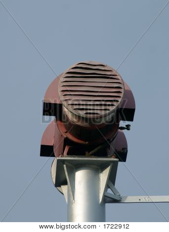 오래 된 경고 사이렌