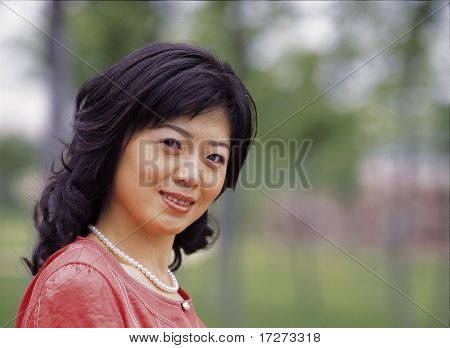 Aisan giovane donna