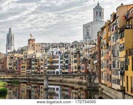 Girona (Gerona Catalunya Spain): old colorful houses along the Onyant river