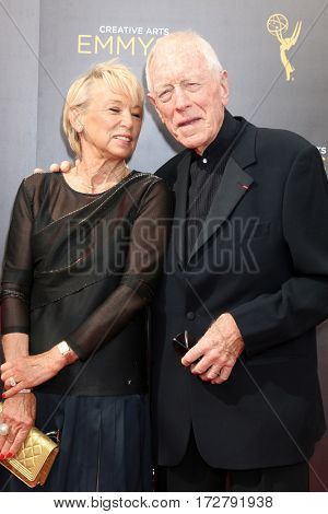 LOS ANGELES - SEP 10:  Catherine von Sydow, Max von Sydow at the 2016 Creative Arts Emmy Awards - Day 1 - Arrivals at the Microsoft Theater on September 10, 2016 in Los Angeles, CA