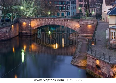 Fiume di Strasburgo al crepuscolo
