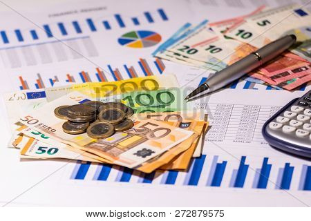 Money And Finance Report. Planning Home Costs