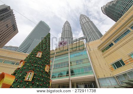 Kuala Lumpur Malaysia - November 21, 2018: Suria Klcc Shopping Mall In Kuala Lumpur Malaysia