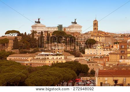 Rome, Italy - Desember 29, 2017. Cityscape Of The Rome Italy In The Sunny Day. View From The Gianico