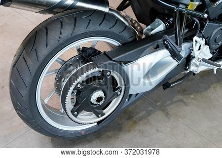 Bordeaux , Aquitaine / France - 03 07 2020 : Rear Wheel Of A New Bmw Motorcycle With Belt Transmissi