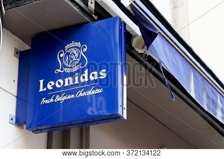 Bordeaux , Aquitaine / France - 02 20 2020 : Leonidas Belgian Chocolates Shop Brand Store Sign Confe