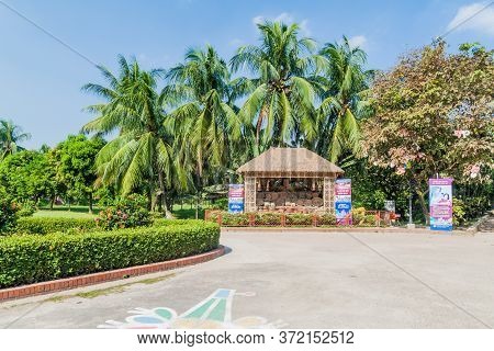 Sonargaon, Bangladesh - November 21, 2016: Garden Of Folk Arts Museum In Sonargaon Town, Bangladesh